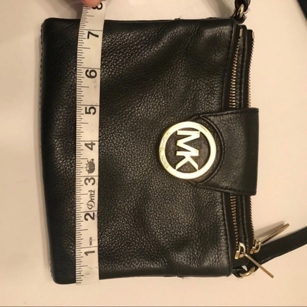 Michael kors black leather crossbody messenger bag